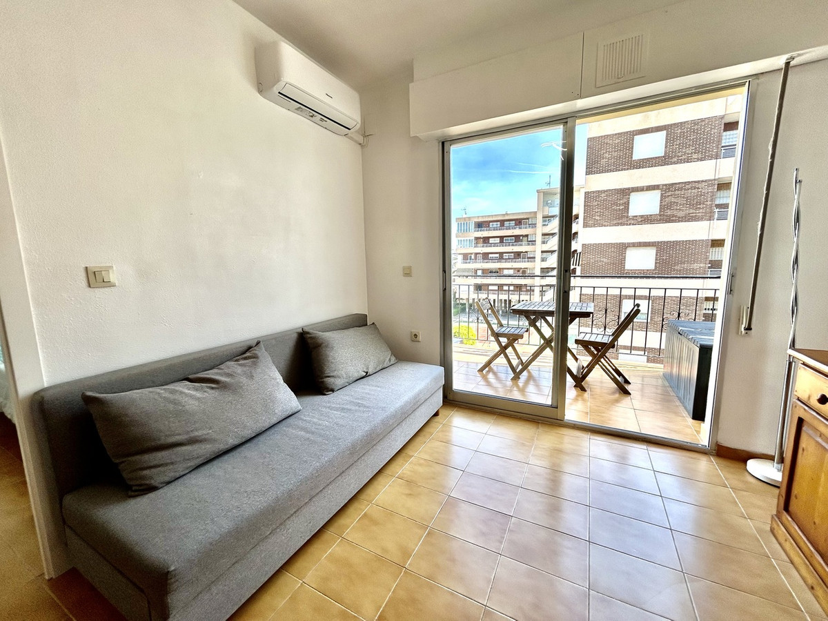 Apartment – Middle Floor Apartment in Torrevieja