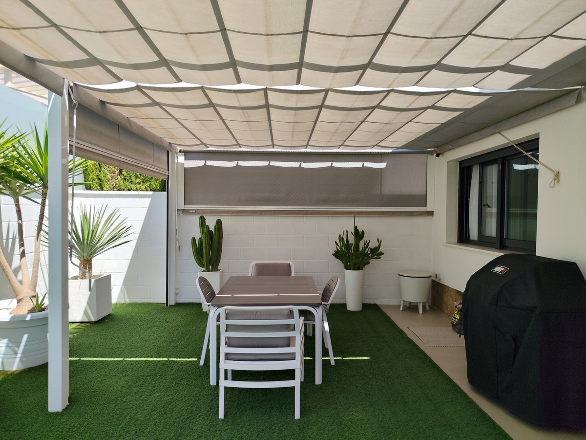 ShowFeedImage House – Detached Villa in San Miguel de Salinas