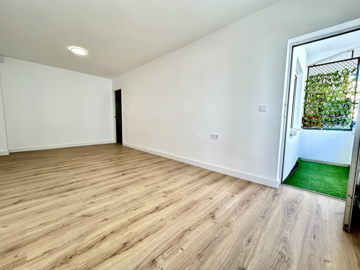 ShowFeedImage Apartment – Middle Floor Apartment in Torrevieja