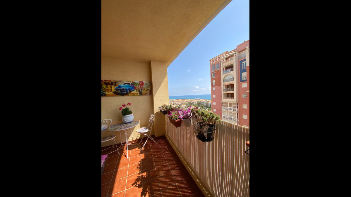 Apartment – Middle Floor Apartment in Torrevieja