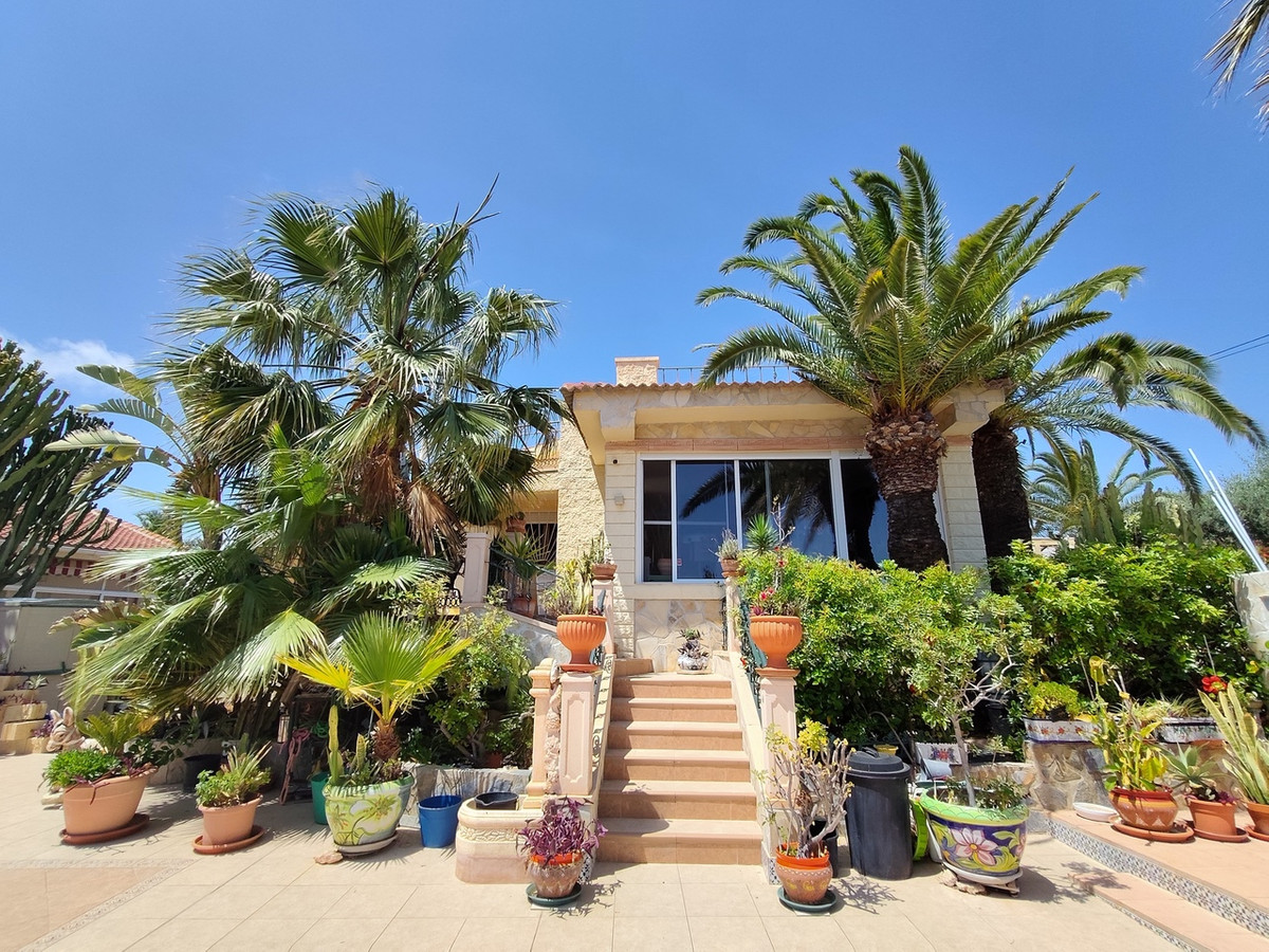 ShowFeedImage House – Detached Villa in Rojales