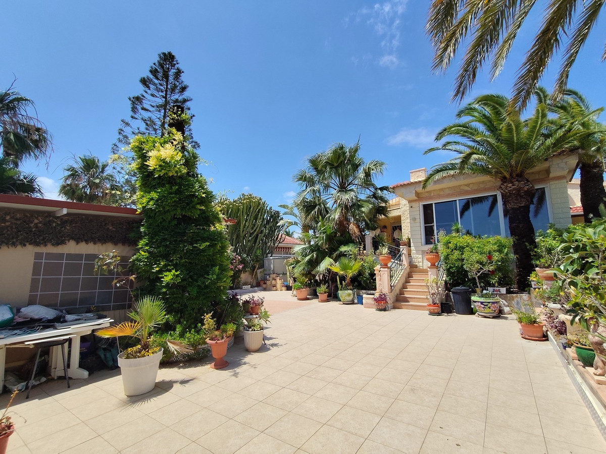 ShowFeedImage House – Detached Villa in Rojales