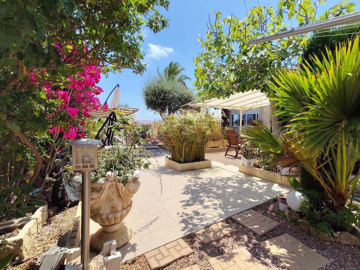 ShowFeedImage House – Detached Villa in Rojales
