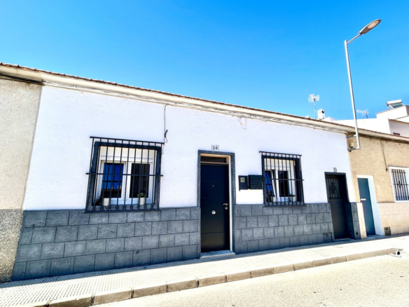 House – Townhouse in San Miguel de Salinas