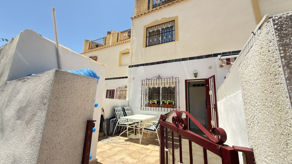 ShowFeedImage House – Townhouse in Orihuela