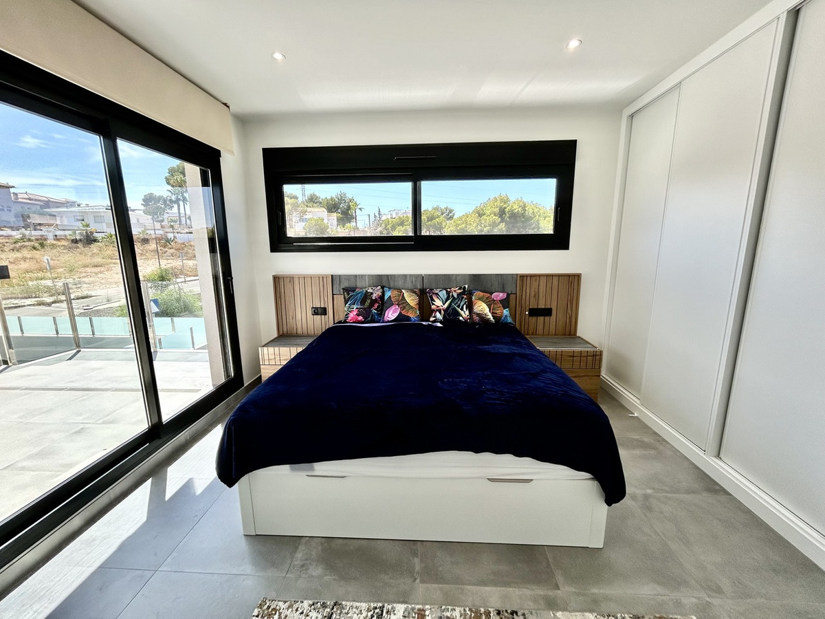 House – Detached Villa in Orihuela