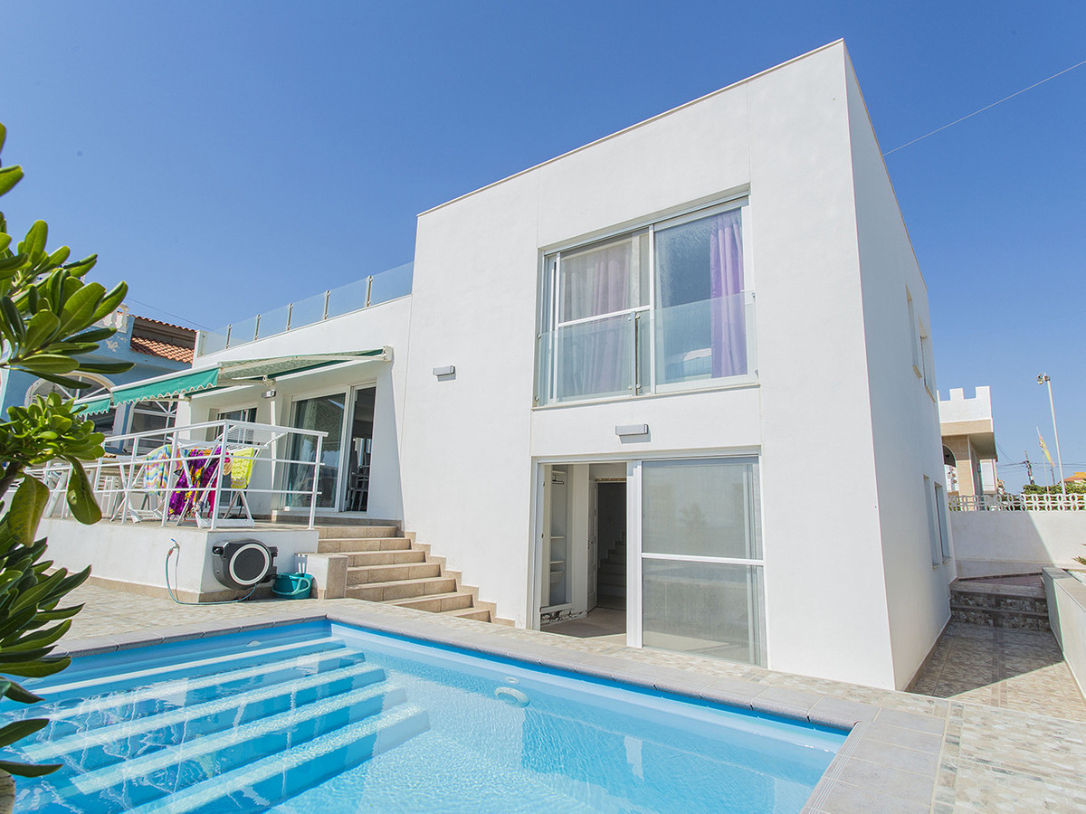 ShowFeedImage House – Detached Villa in Torrevieja