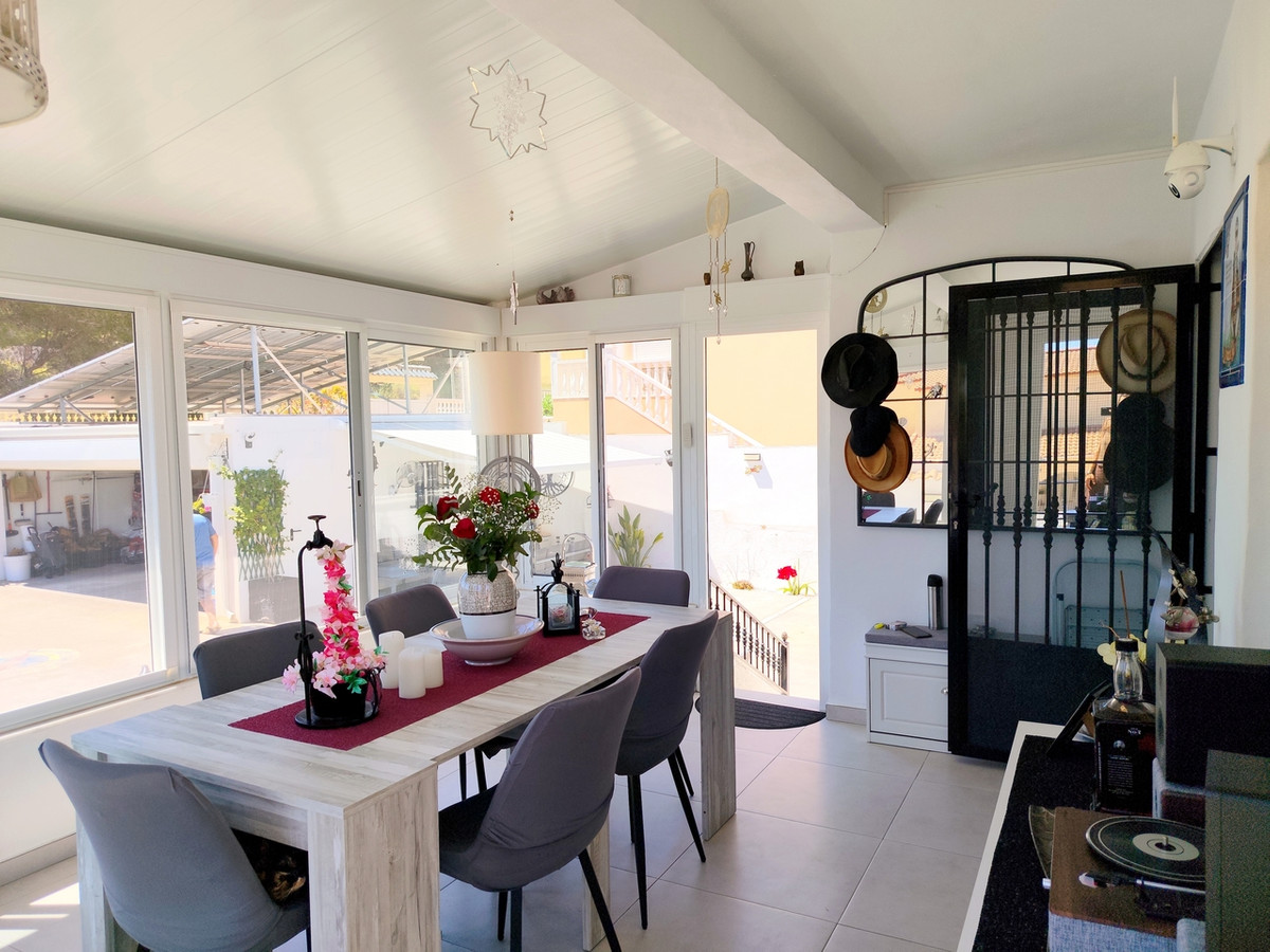 ShowFeedImage House – Detached Villa in Orihuela