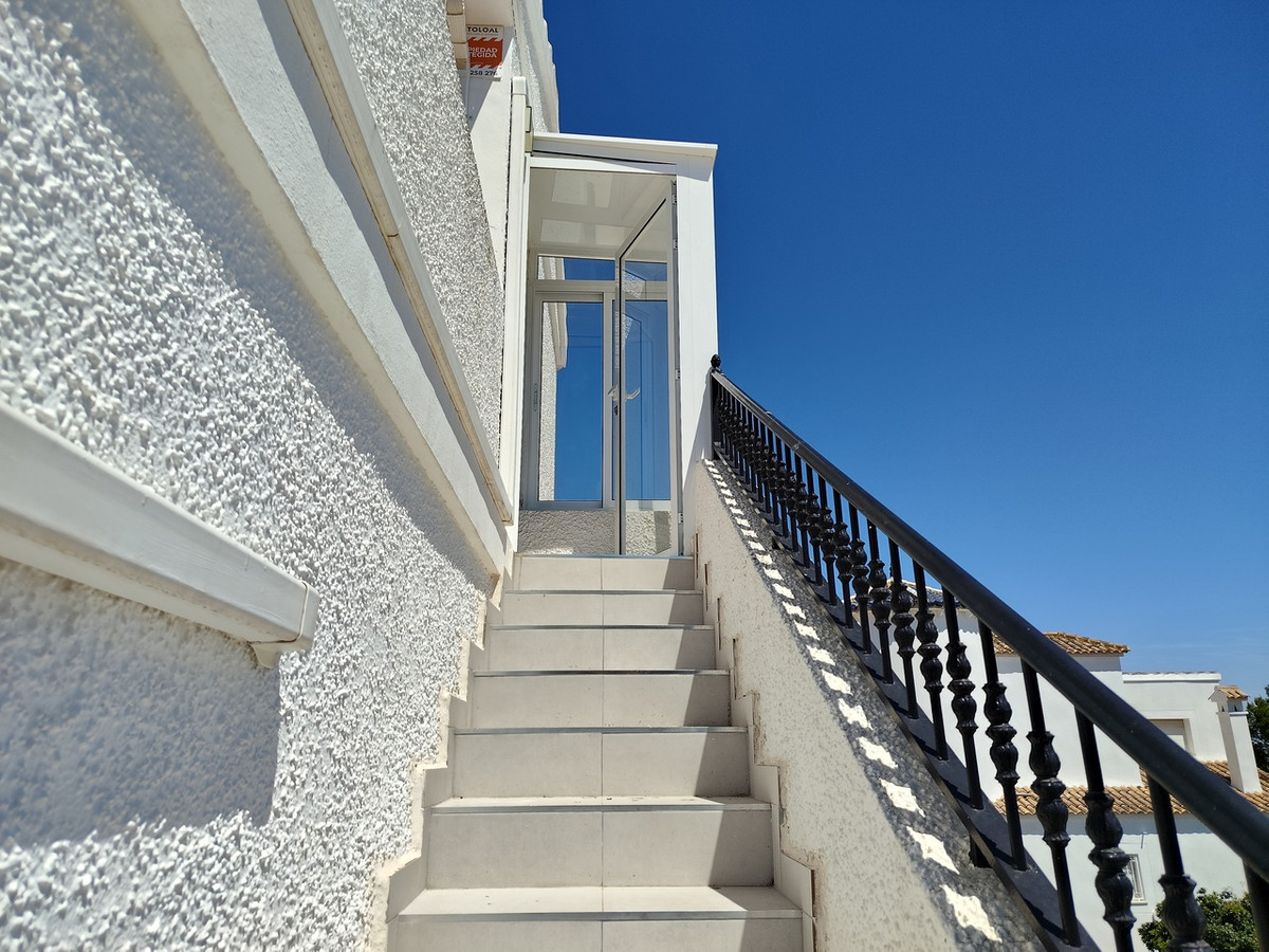 ShowFeedImage House – Detached Villa in Orihuela