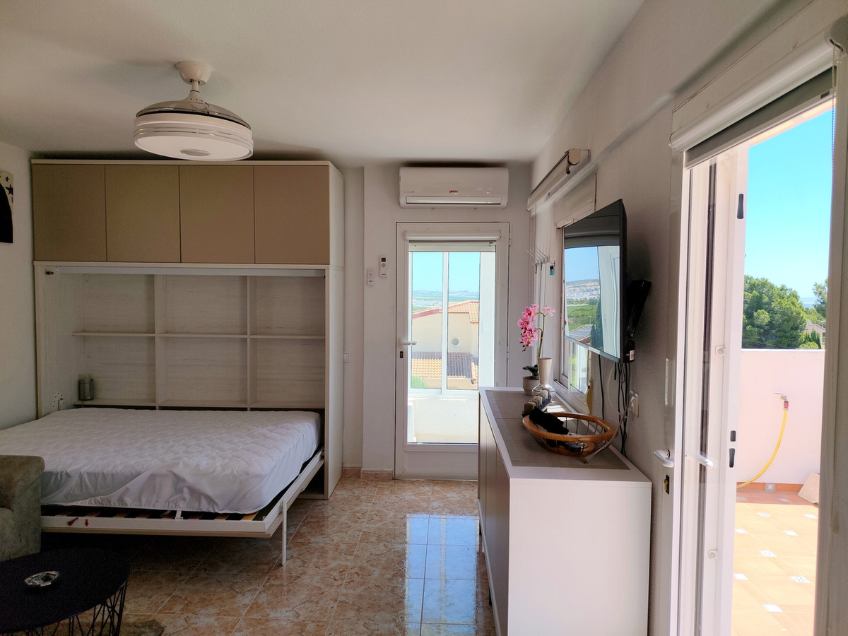 ShowFeedImage House – Detached Villa in Orihuela