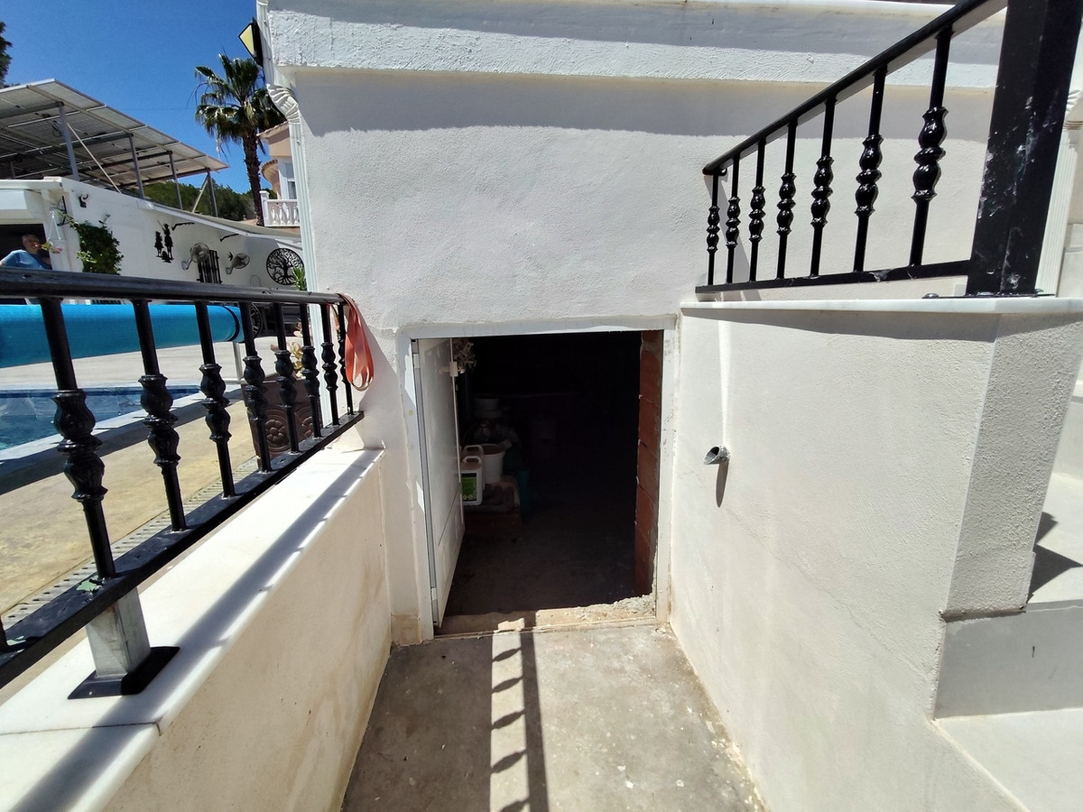 ShowFeedImage House – Detached Villa in Orihuela