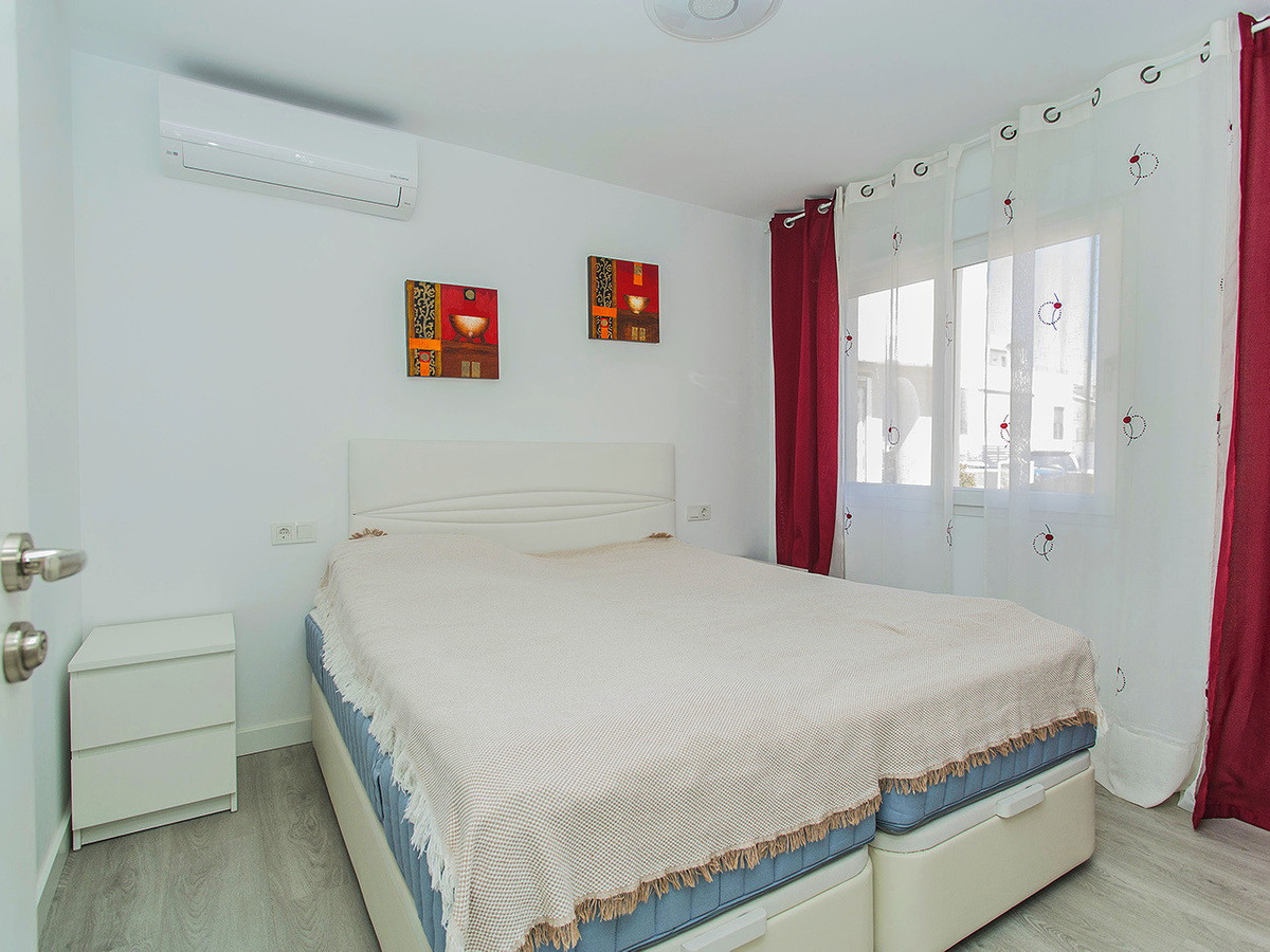 ShowFeedImage House – Detached Villa in Torrevieja