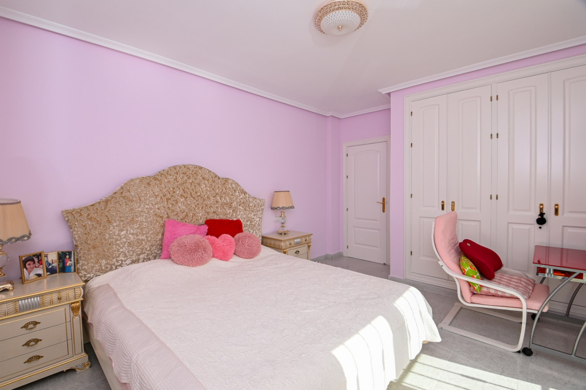 ShowFeedImage House – Detached Villa in Orihuela