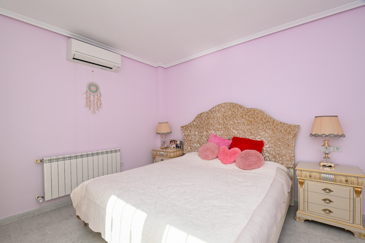 ShowFeedImage House – Detached Villa in Orihuela