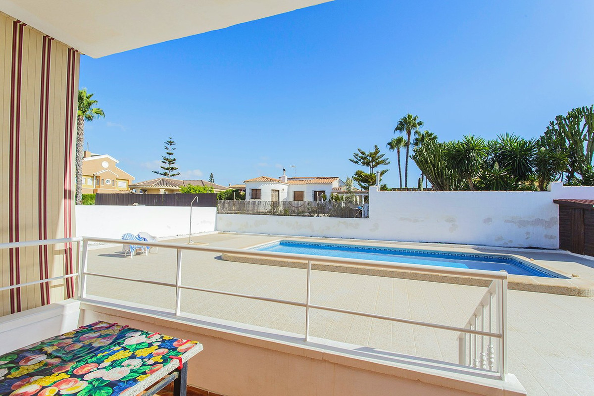 ShowFeedImage House – Detached Villa in Torrevieja