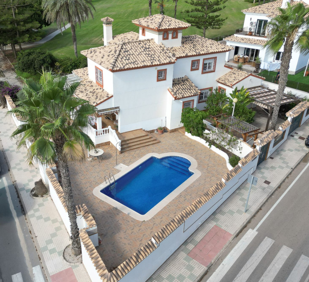 ShowFeedImage House – Detached Villa in Orihuela