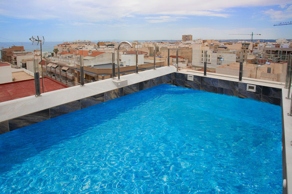 Apartment – Middle Floor Apartment in Torrevieja