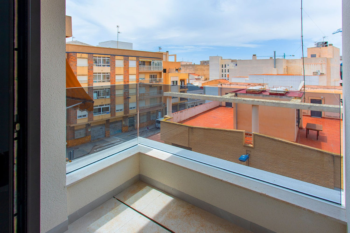 Apartment – Middle Floor Apartment in Torrevieja