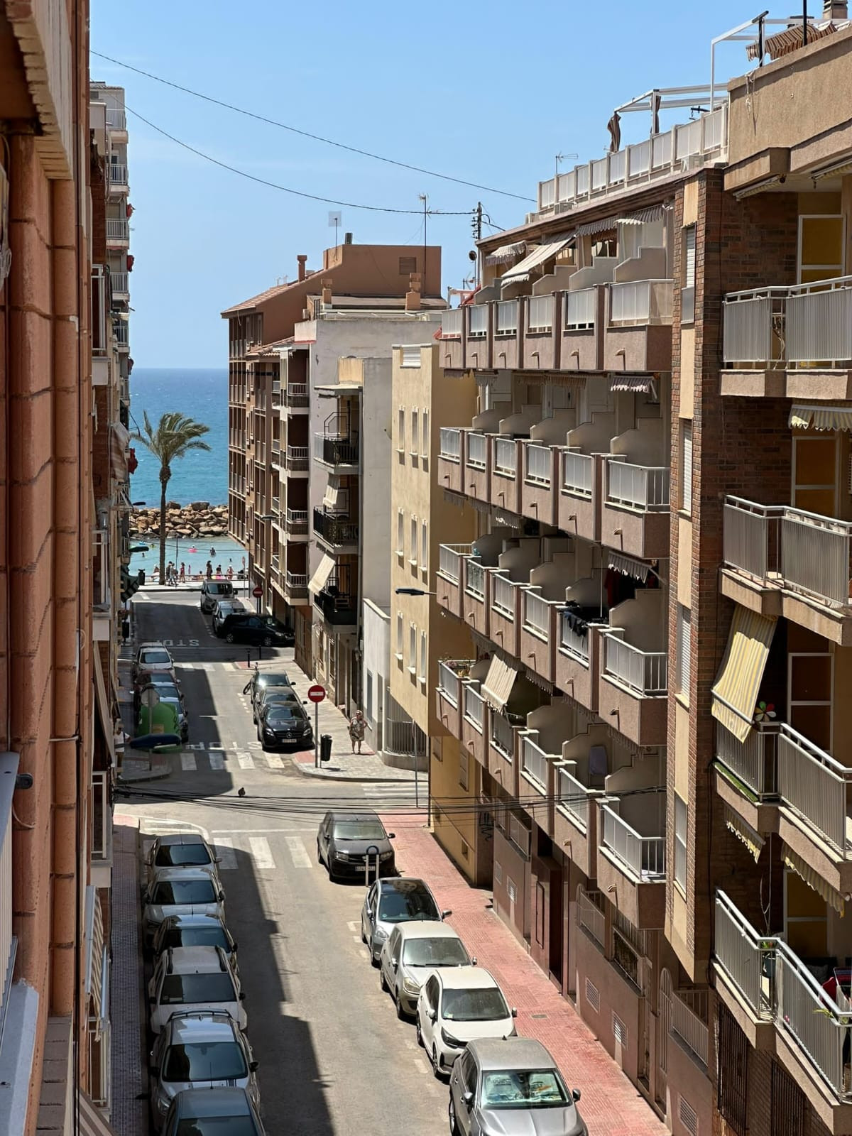 Apartment – Middle Floor Apartment in Torrevieja