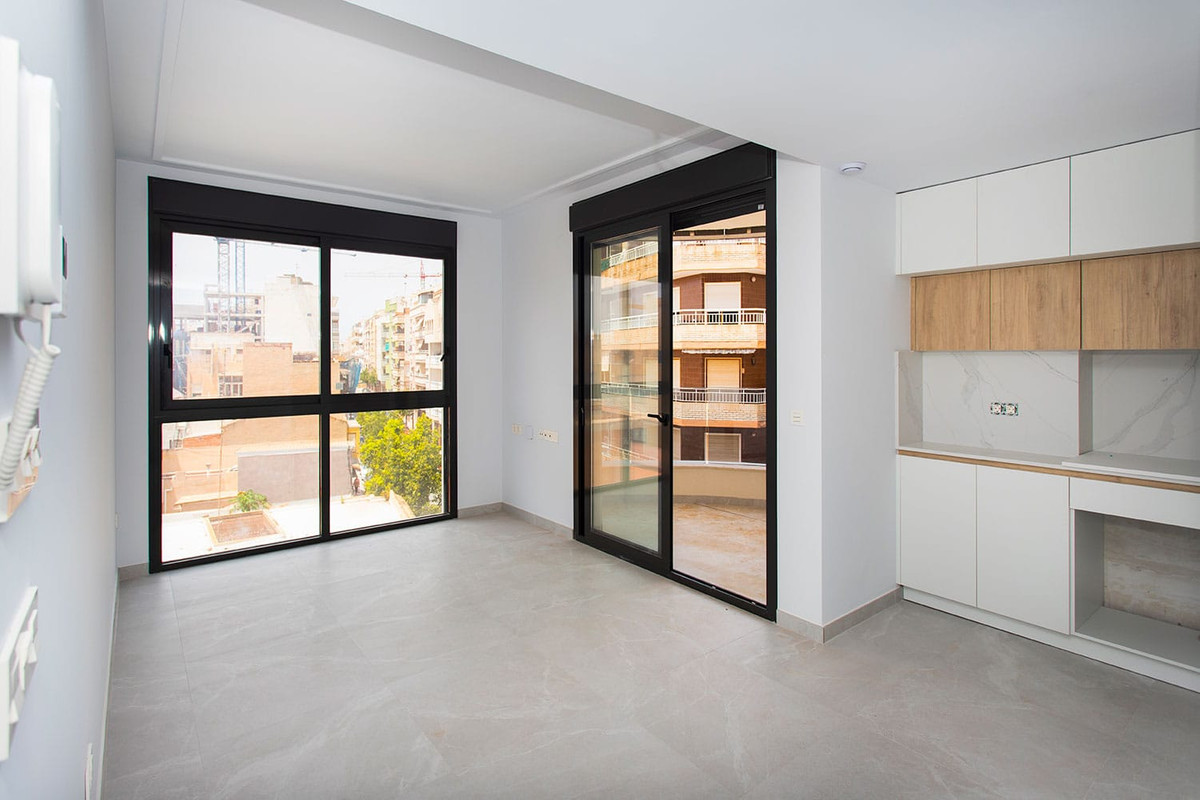 Apartment – Middle Floor Apartment in Torrevieja