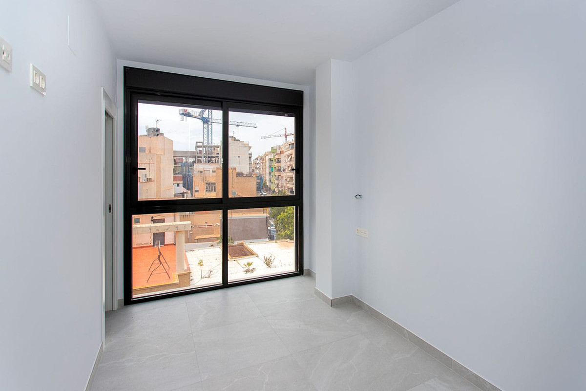 Apartment – Middle Floor Apartment in Torrevieja