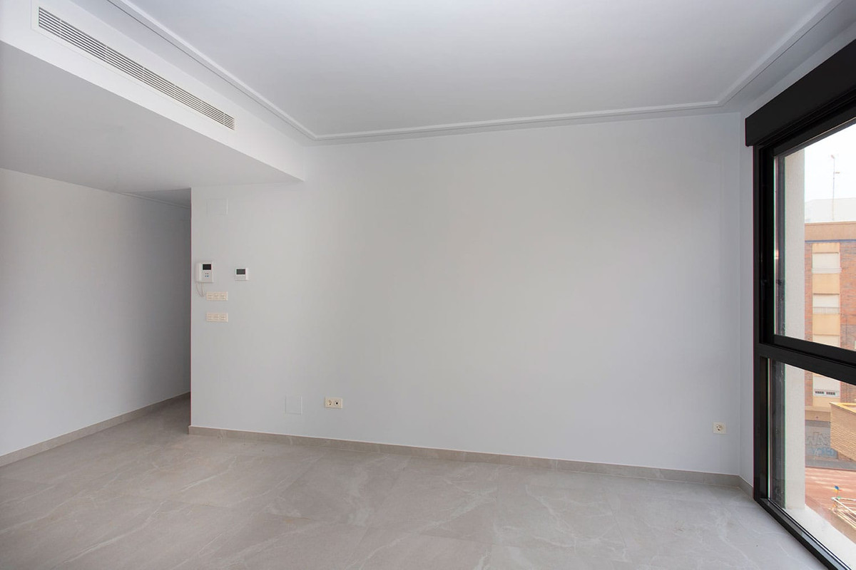 Apartment – Middle Floor Apartment in Torrevieja
