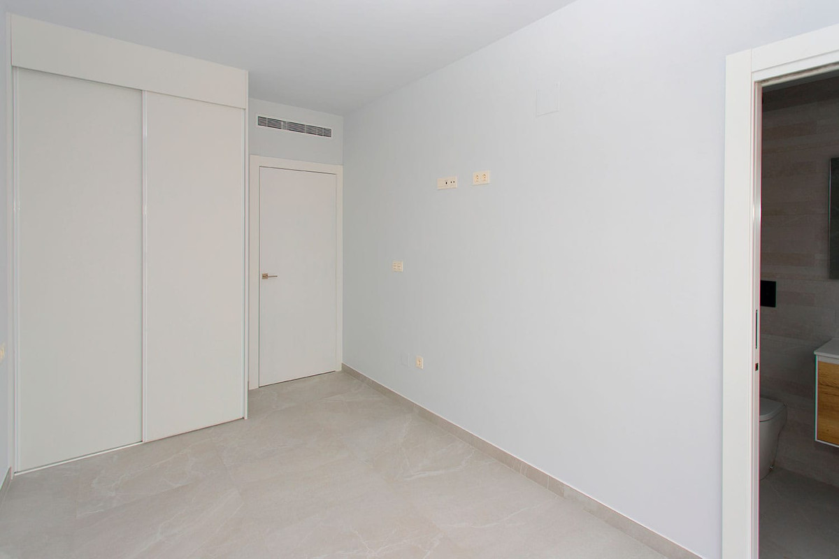 Apartment – Middle Floor Apartment in Torrevieja