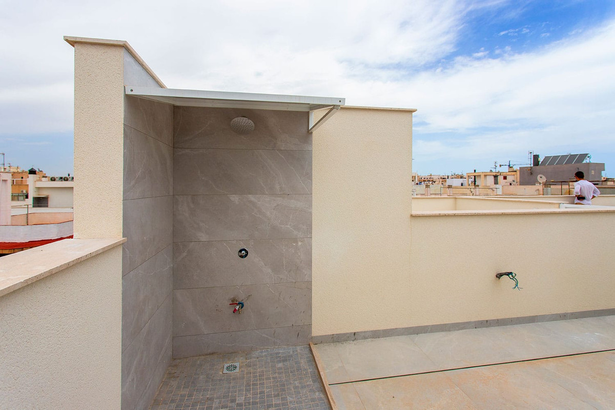 Apartment – Middle Floor Apartment in Torrevieja