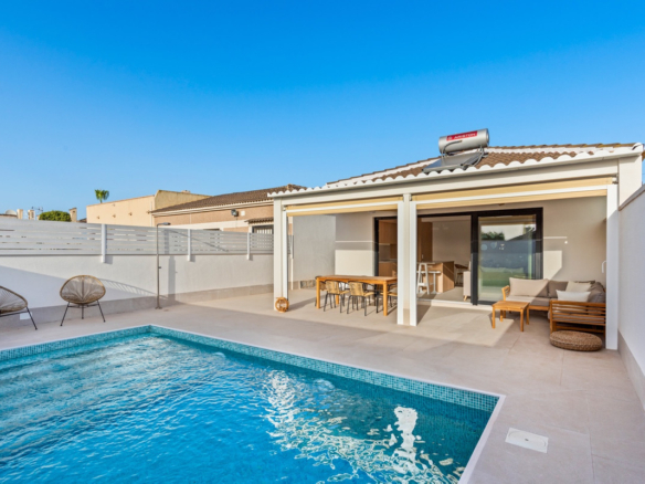House – Detached Villa in Torrevieja