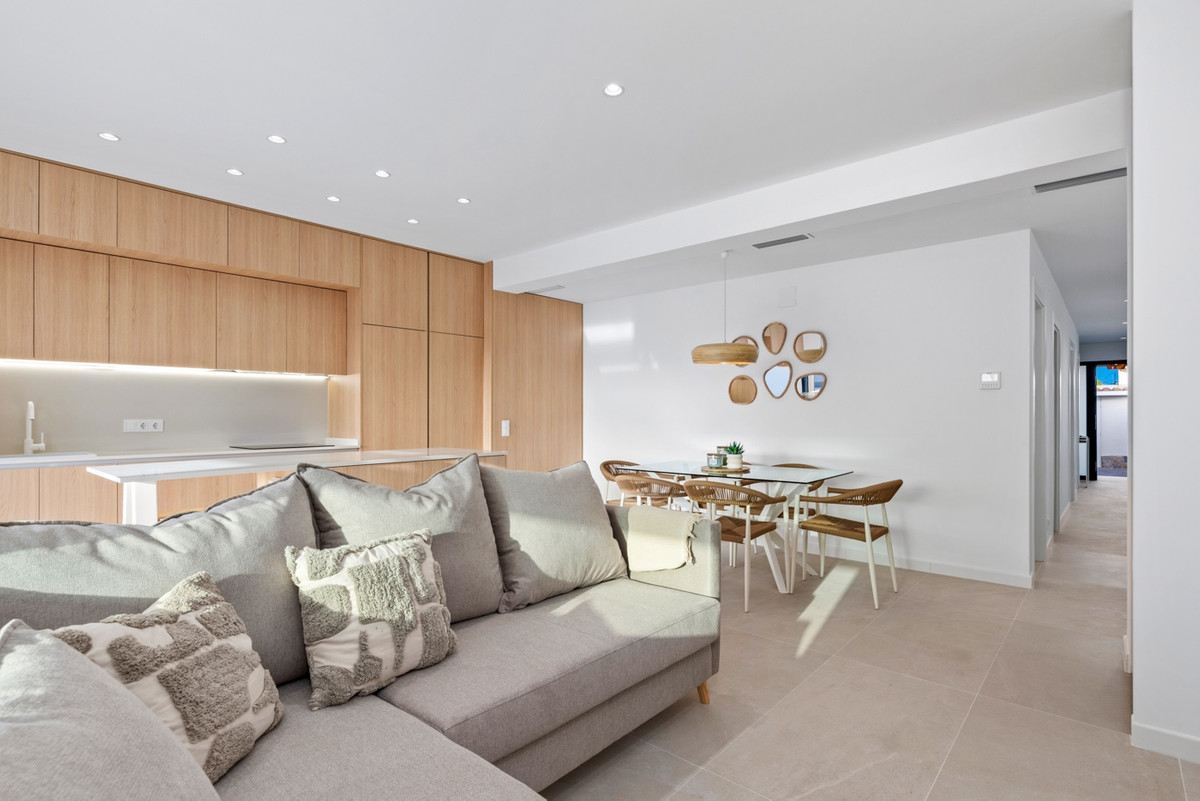 ShowFeedImage House – Detached Villa in Torrevieja