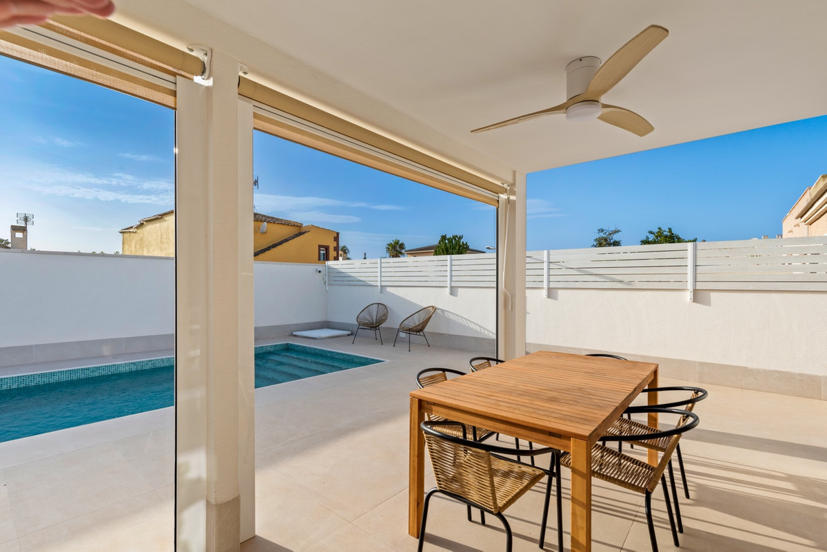 ShowFeedImage House – Detached Villa in Torrevieja