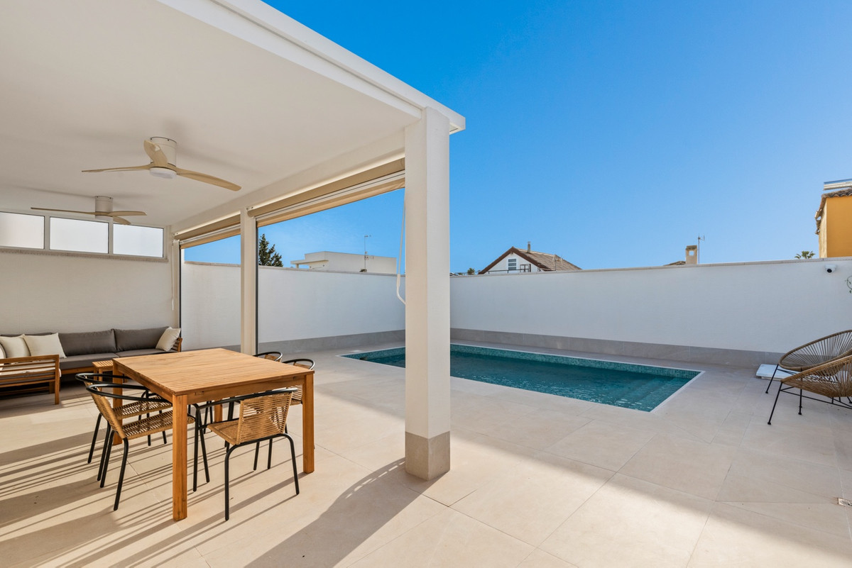 ShowFeedImage House – Detached Villa in Torrevieja