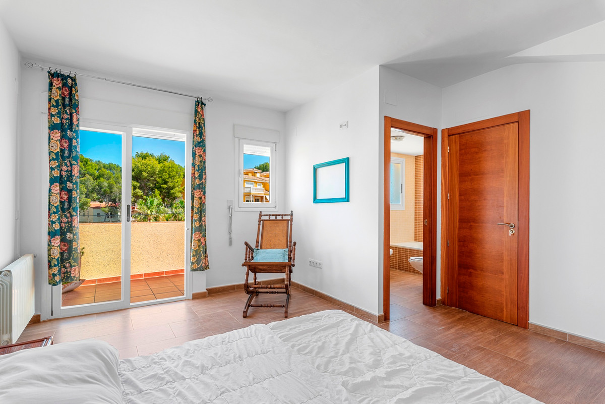ShowFeedImage House – Detached Villa in L'Alfás del Pi