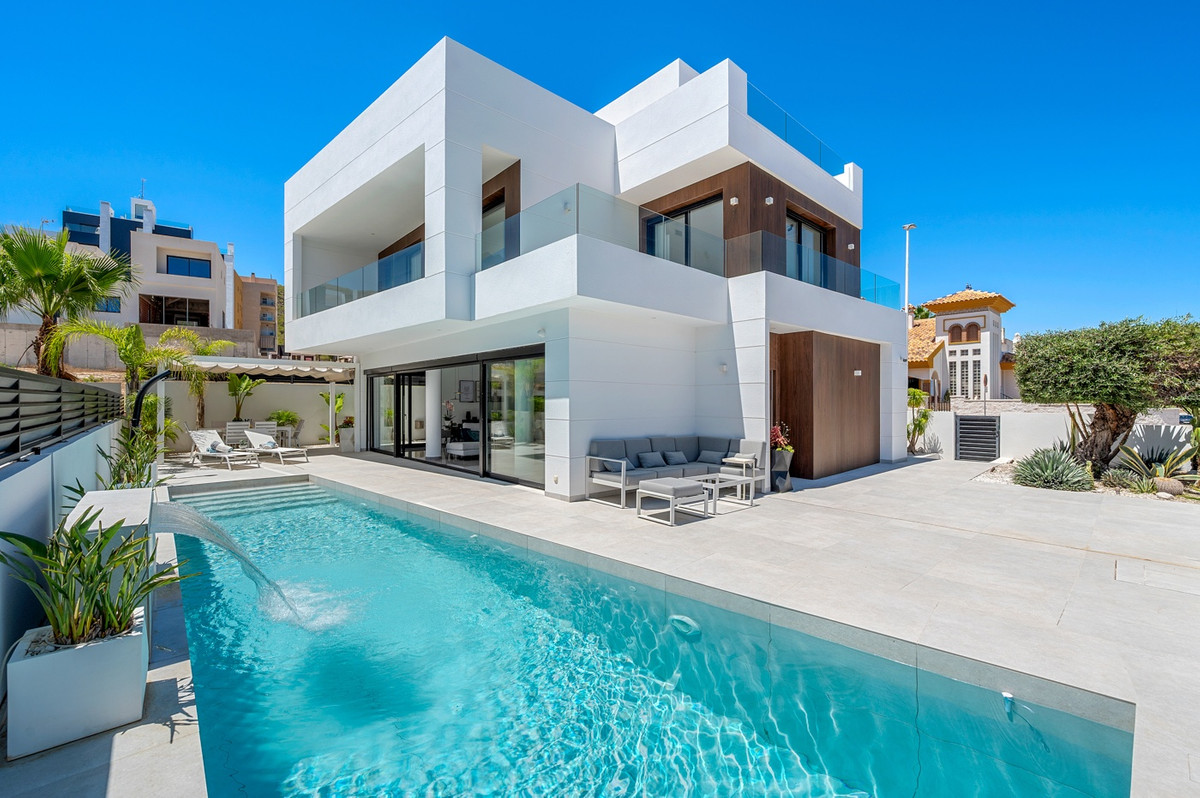 ShowFeedImage House – Detached Villa in Guardamar del Segura