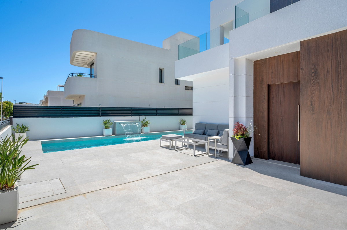 ShowFeedImage House – Detached Villa in Guardamar del Segura