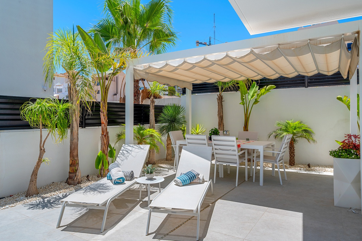 ShowFeedImage House – Detached Villa in Guardamar del Segura