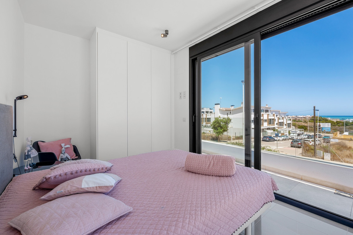 ShowFeedImage House – Detached Villa in Guardamar del Segura
