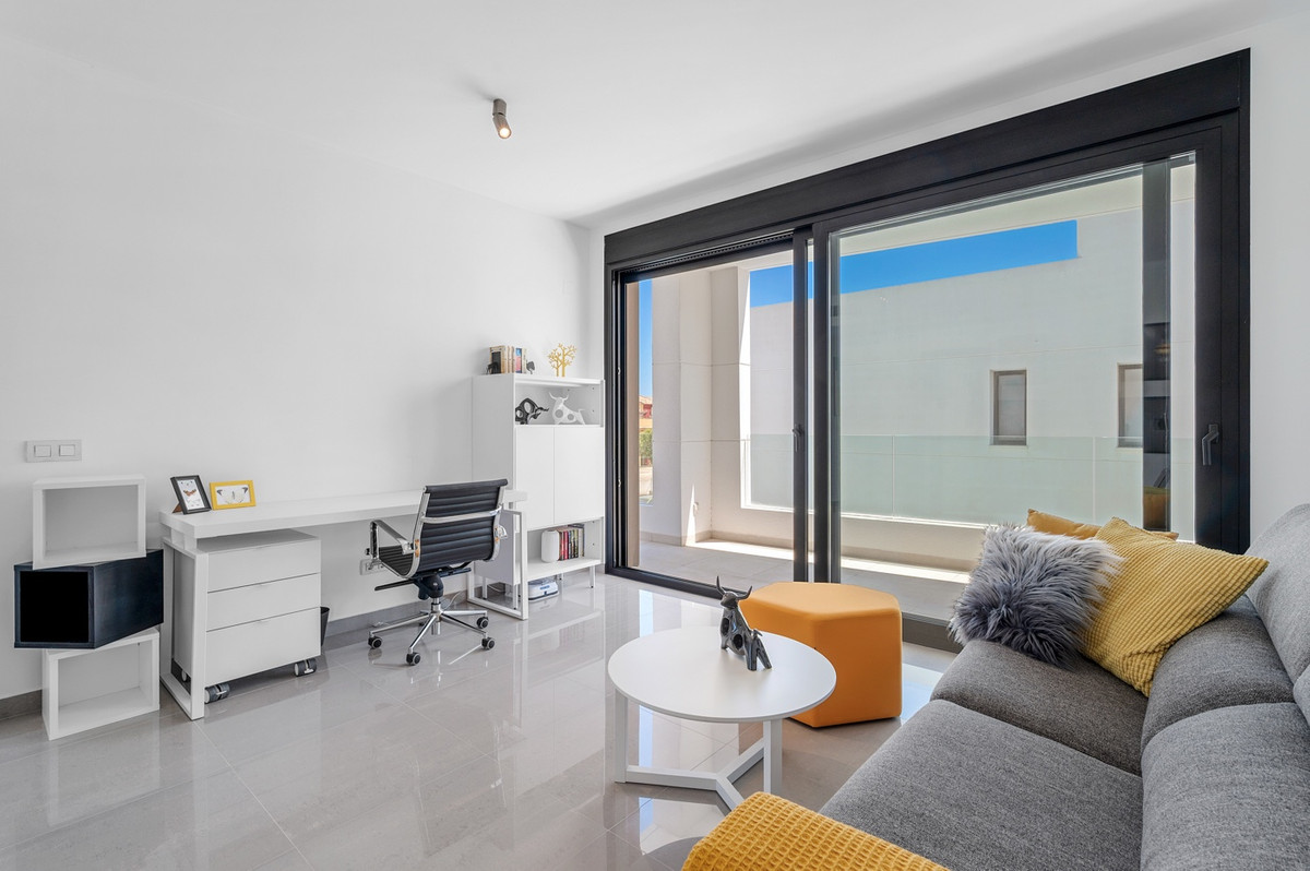 ShowFeedImage House – Detached Villa in Guardamar del Segura