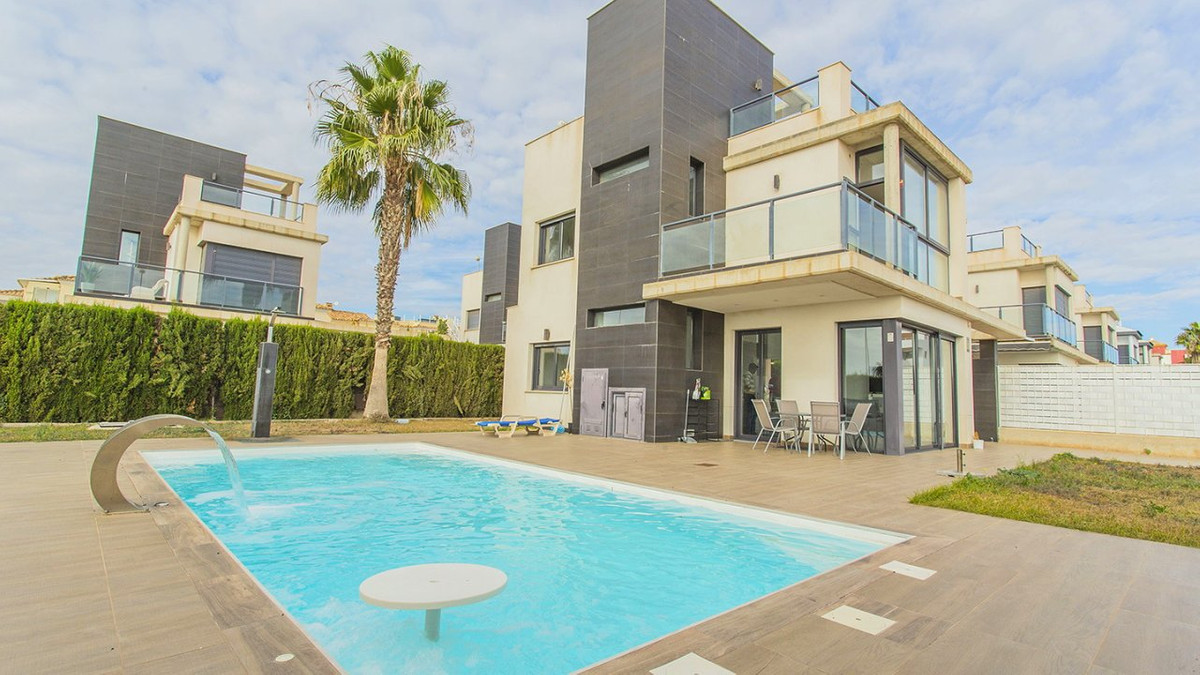 House – Detached Villa in Orihuela