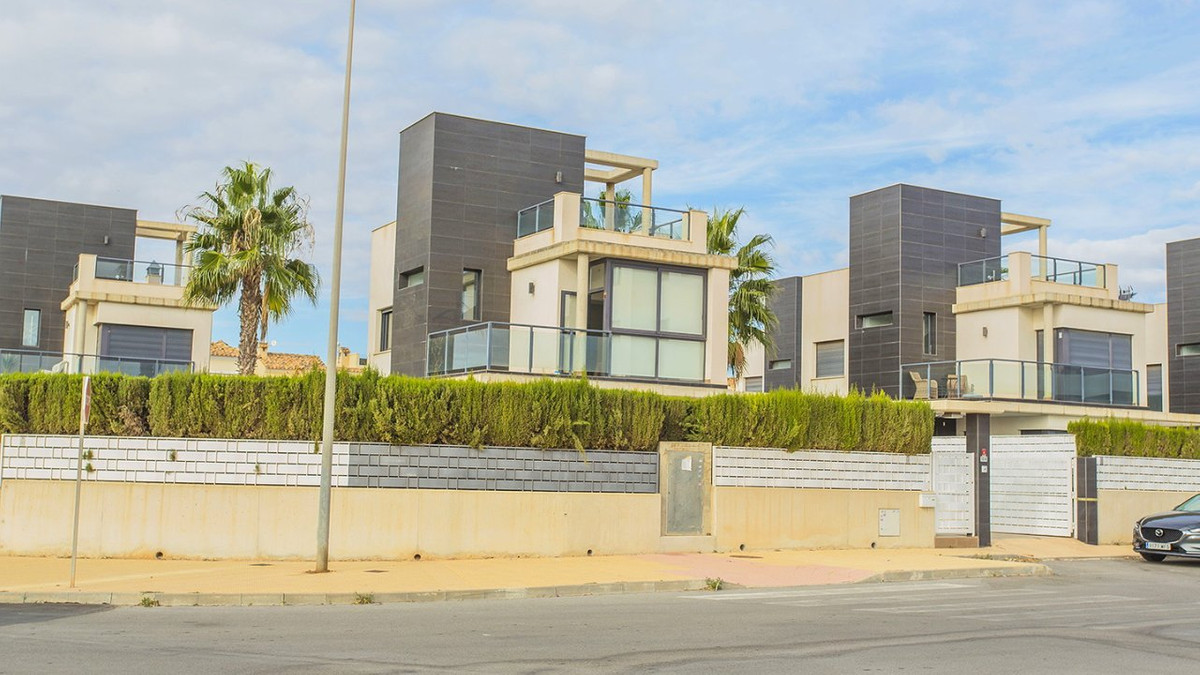 House – Detached Villa in Orihuela