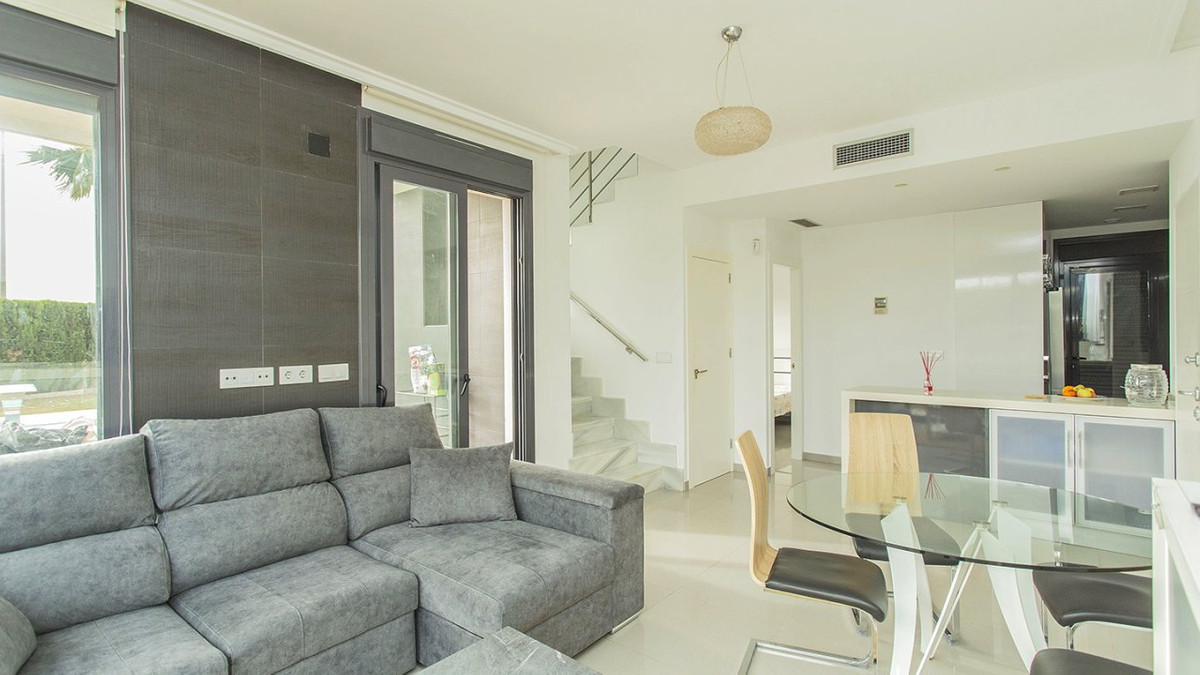 House – Detached Villa in Orihuela