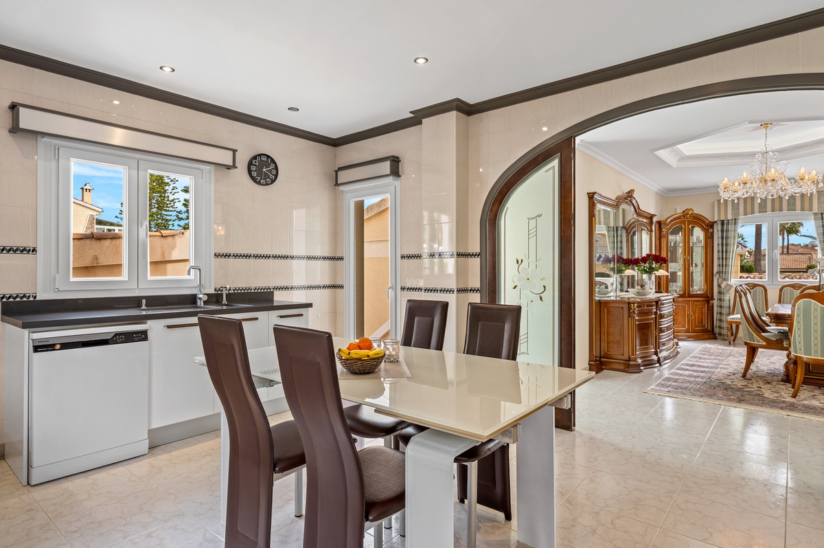 House – Detached Villa in Rojales