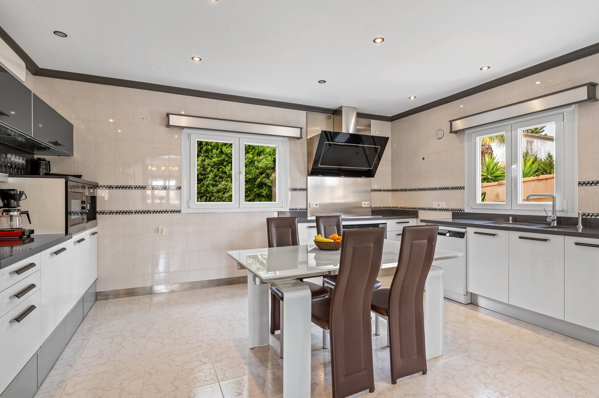 House – Detached Villa in Rojales