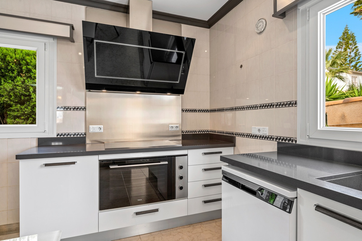 House – Detached Villa in Rojales
