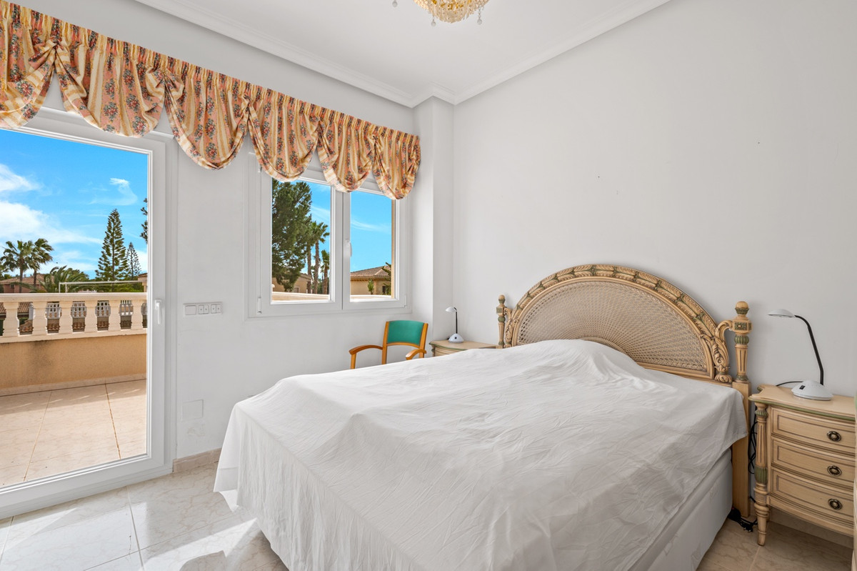 House – Detached Villa in Rojales