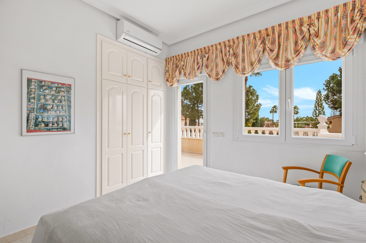House – Detached Villa in Rojales