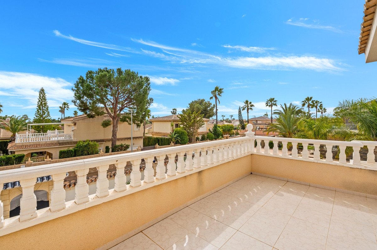 House – Detached Villa in Rojales