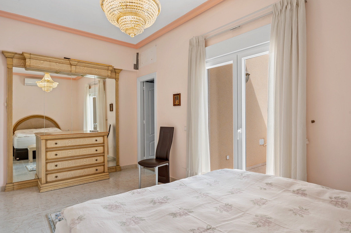 House – Detached Villa in Rojales