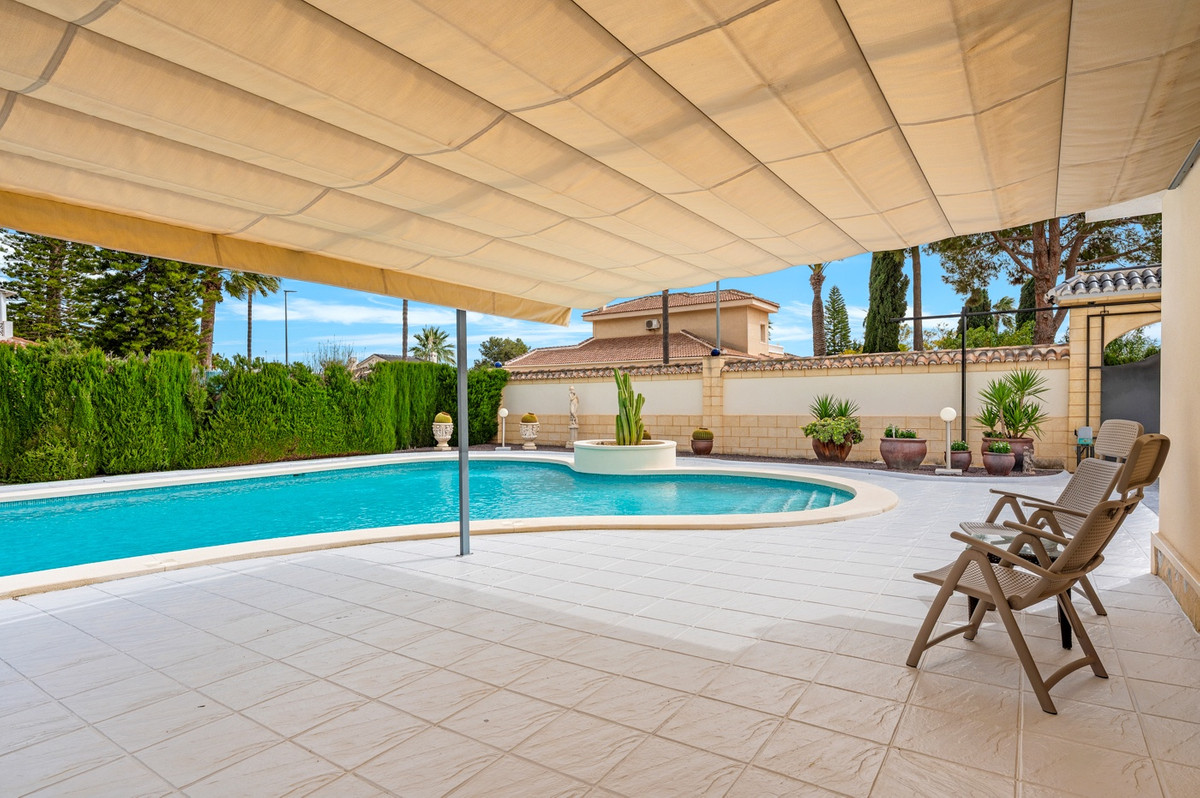 House – Detached Villa in Rojales