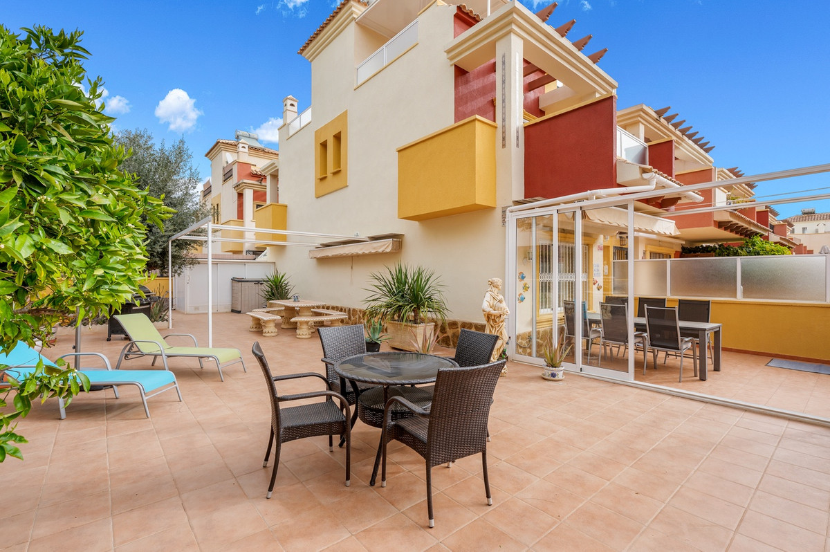 House – Townhouse in Orihuela